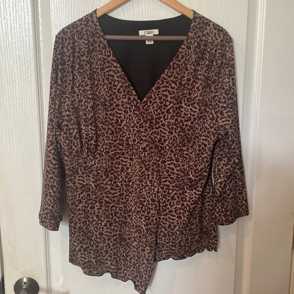 Women’s Cato size XL Leopard print three-quarter sleeve v neck top - Picture 1 of 5